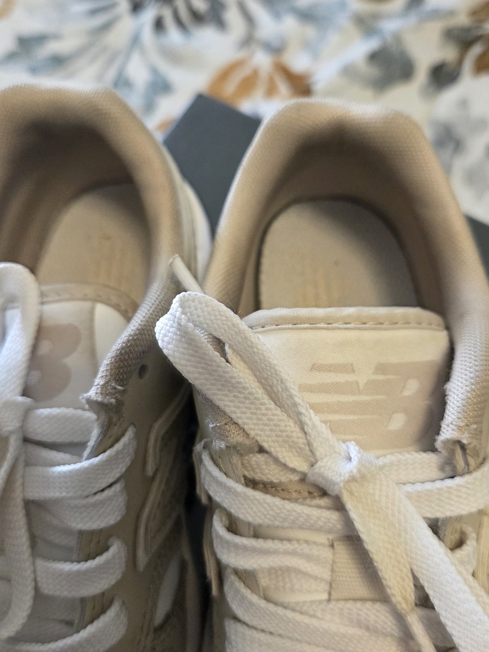 New Balance Kids Beige and White Sneakers - Picture 3 of 12